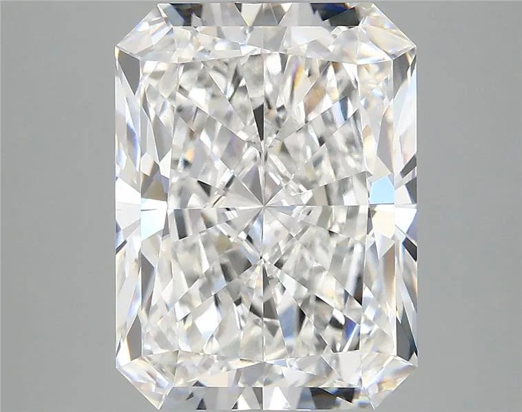 5.06ct Radiant Lab Grown Diamond (Colour E, Clarity VVS2, IGI Certified)