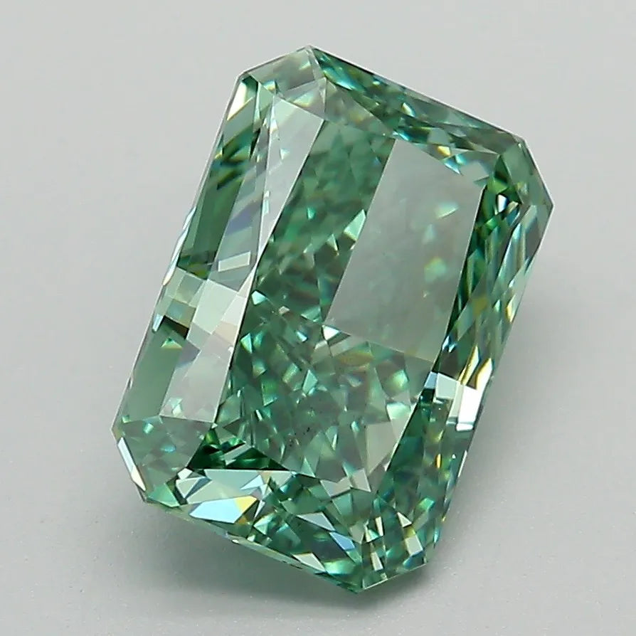 3.03ct Radiant Lab Grown Diamond (Colour Fancy Vivid Green, Clarity VVS2, IGI Certified)
