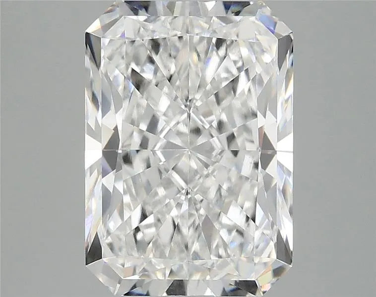 4.10ct Radiant Lab Grown Diamond (Colour E, Clarity VVS2, IGI Certified)