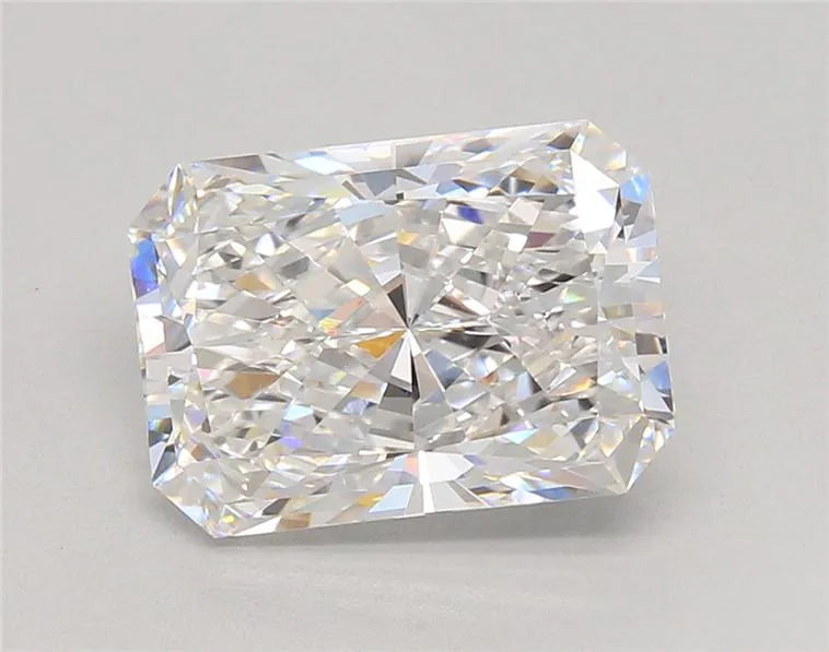 4.06ct Radiant Lab Grown Diamond (Colour D, Clarity VVS2, IGI Certified)