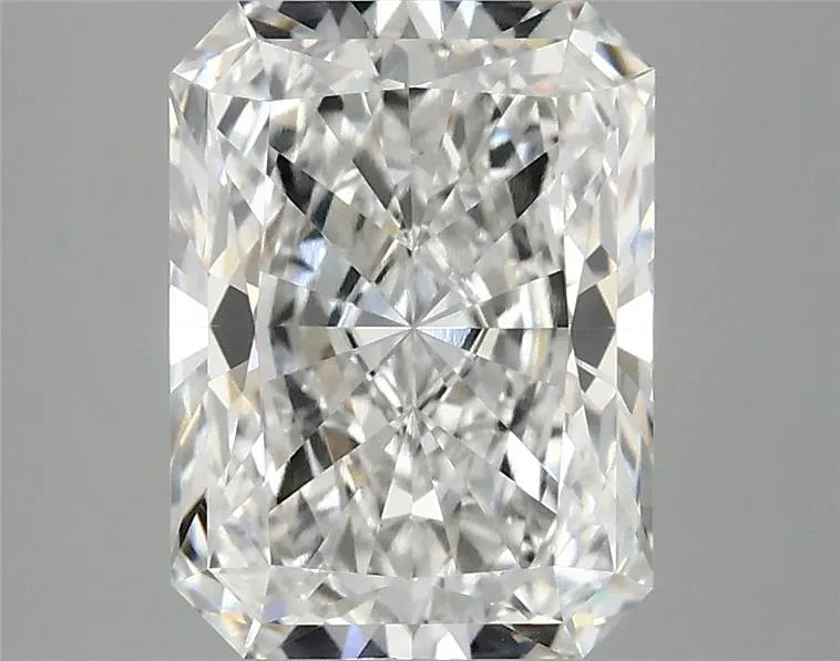 3.10ct Radiant Lab Grown Diamond (Colour E, Clarity VVS2, IGI Certified)