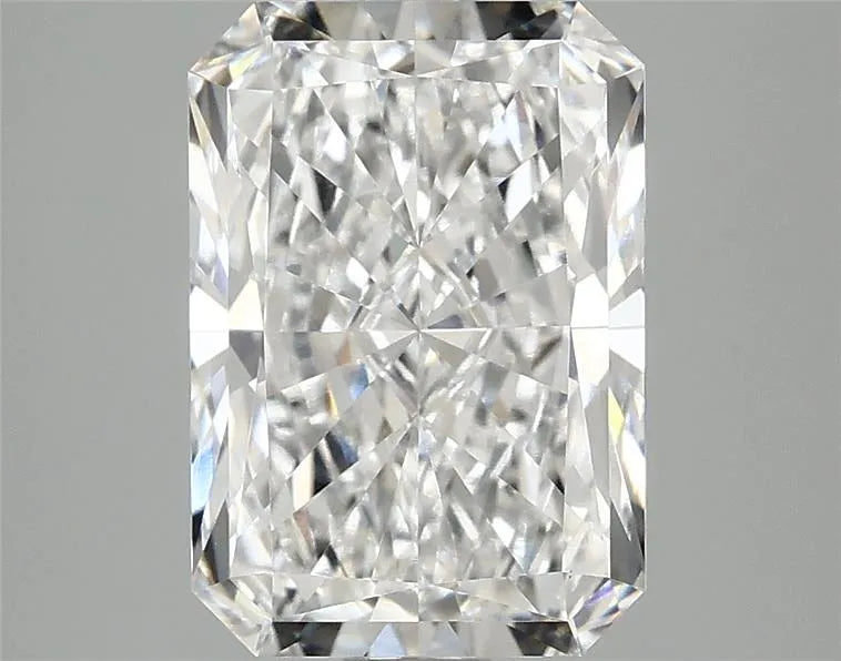 3.09ct Radiant Lab Grown Diamond (Colour D, Clarity VVS2, IGI Certified)
