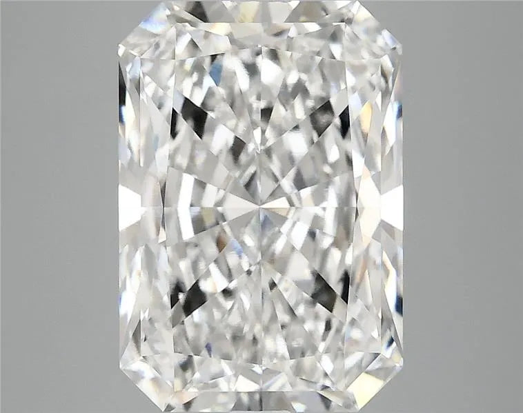 5.04ct Radiant Lab Grown Diamond (Colour F, Clarity VVS2, IGI Certified)