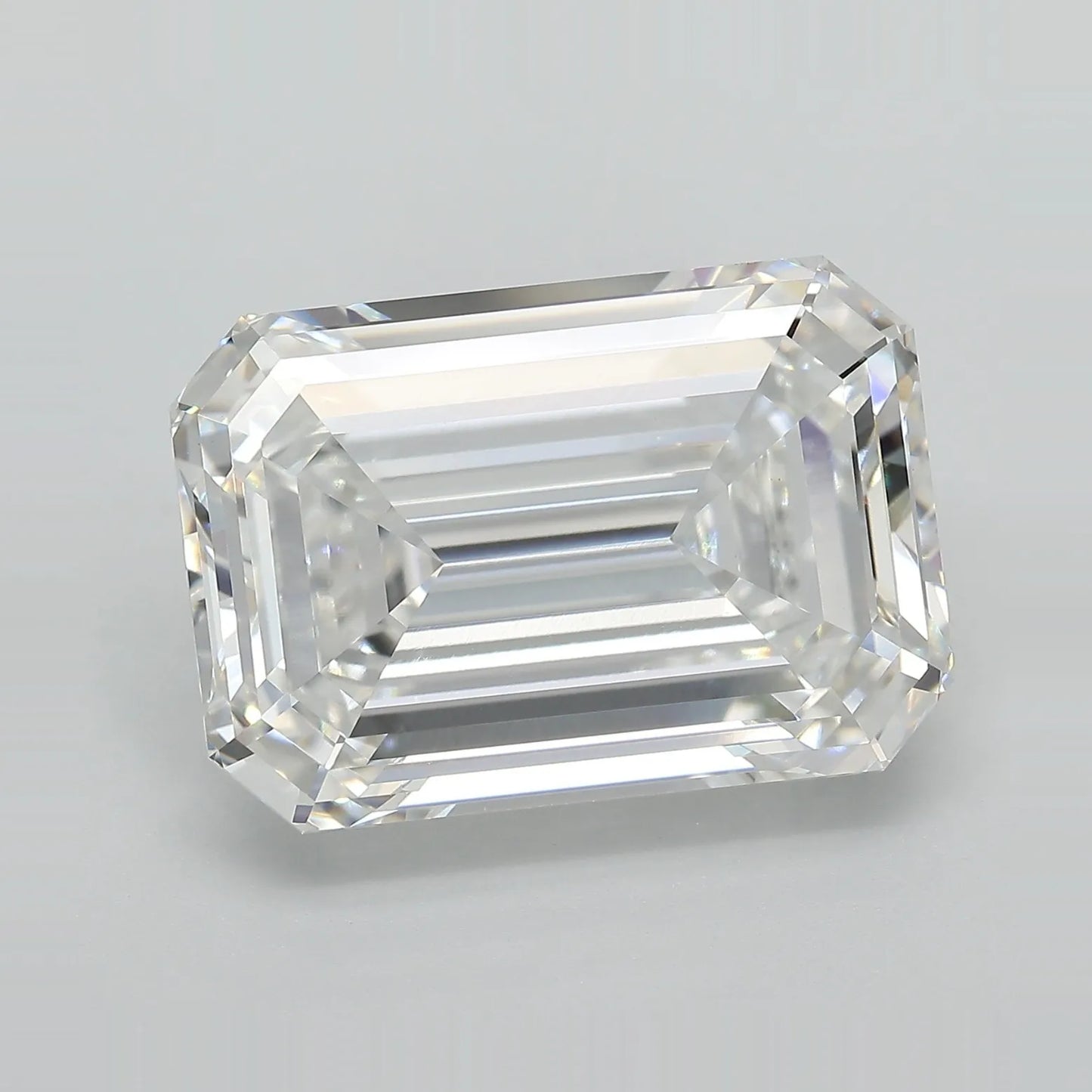 15.69ct Emerald Lab Grown Diamond (Colour E, Clarity VVS2, IGI Certified)