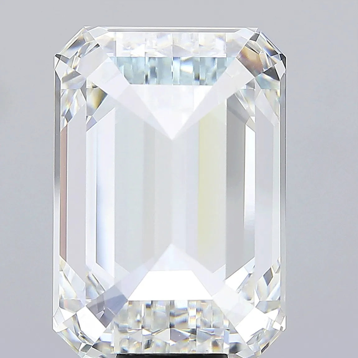 16.09ct Emerald Lab Grown Diamond (Colour F, Clarity VVS2, IGI Certified)