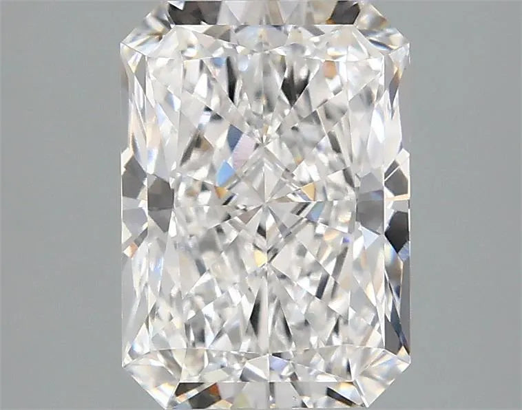 2.10ct Radiant Lab Grown Diamond (Colour E, Clarity VVS2, IGI Certified)