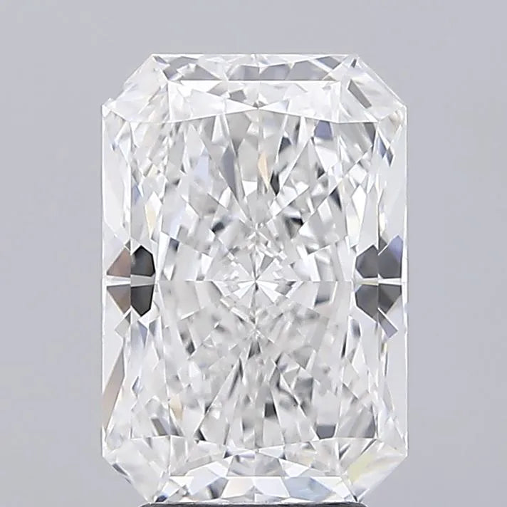 3.76ct Radiant Lab Grown Diamond (Colour E, Clarity VVS2, IGI Certified)