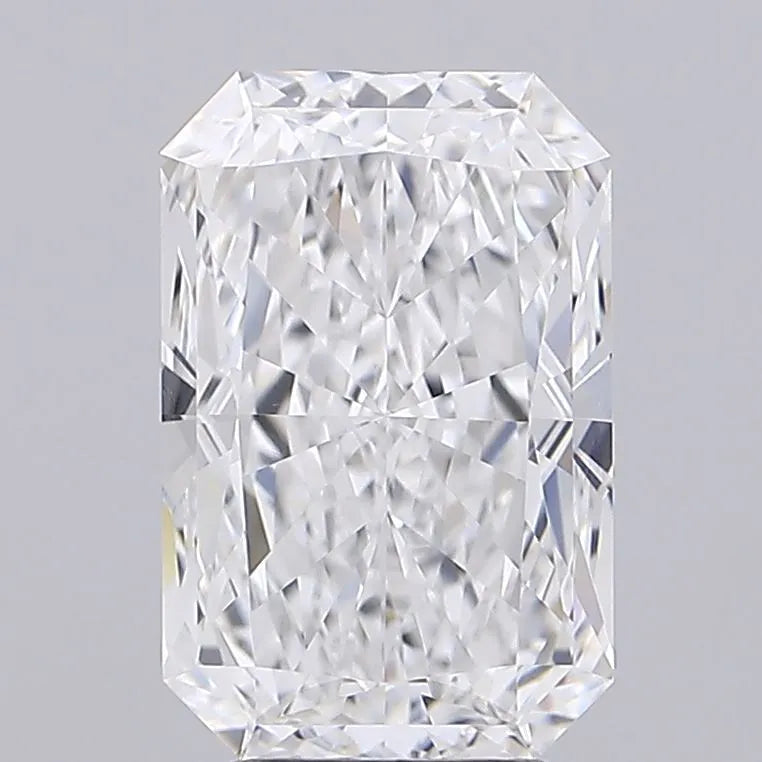 4.41ct Radiant Lab Grown Diamond (Colour E, Clarity VVS1, IGI Certified)