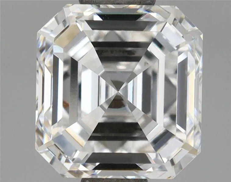 2.00ct Square emerald Lab Grown Diamond (Colour E, Clarity VVS1, IGI Certified)