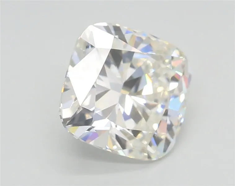2.01ct Cushion brilliant Lab Grown Diamond (Colour G, Clarity VVS2, IGI Certified)