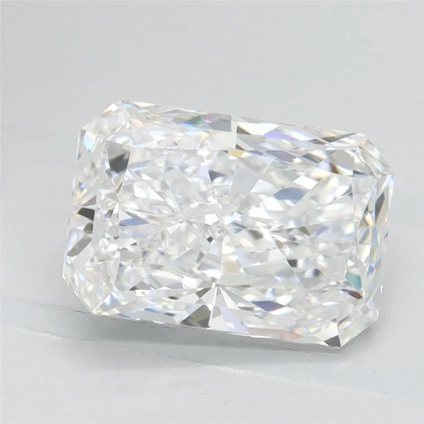 2.01ct Radiant Lab Grown Diamond (Colour D, Clarity VVS1, Cut EX, IGI Certified)