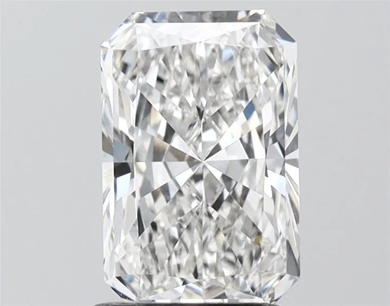 2.01ct Radiant Lab Grown Diamond (Colour E, Clarity VVS1, IGI Certified)