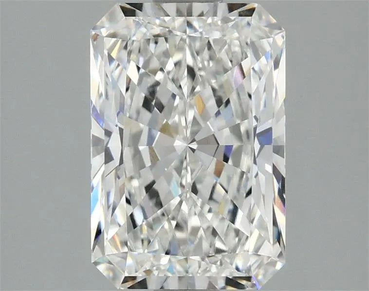 2.01ct Radiant Lab Grown Diamond (Colour E, Clarity VVS1, IGI Certified)