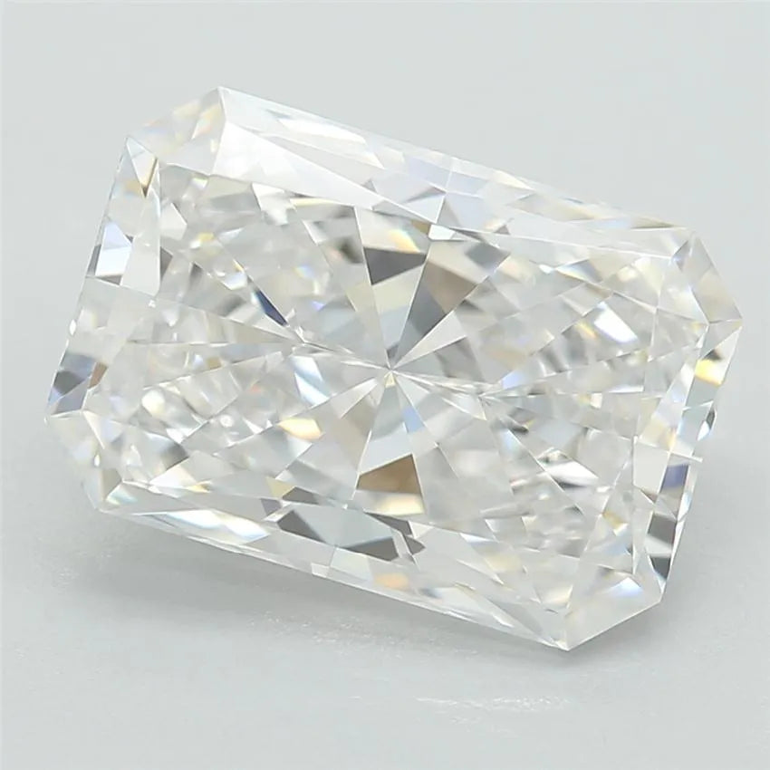 2.02ct Radiant Lab Grown Diamond (Colour D, Clarity VVS2, IGI Certified)