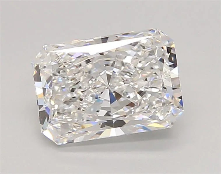 2.02ct Radiant Lab Grown Diamond (Colour E, Clarity VVS1, IGI Certified)