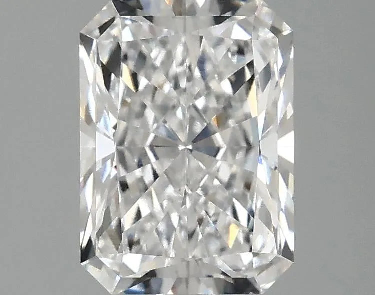 2.10ct Radiant Lab Grown Diamond (Colour D, Clarity VVS2, IGI Certified)