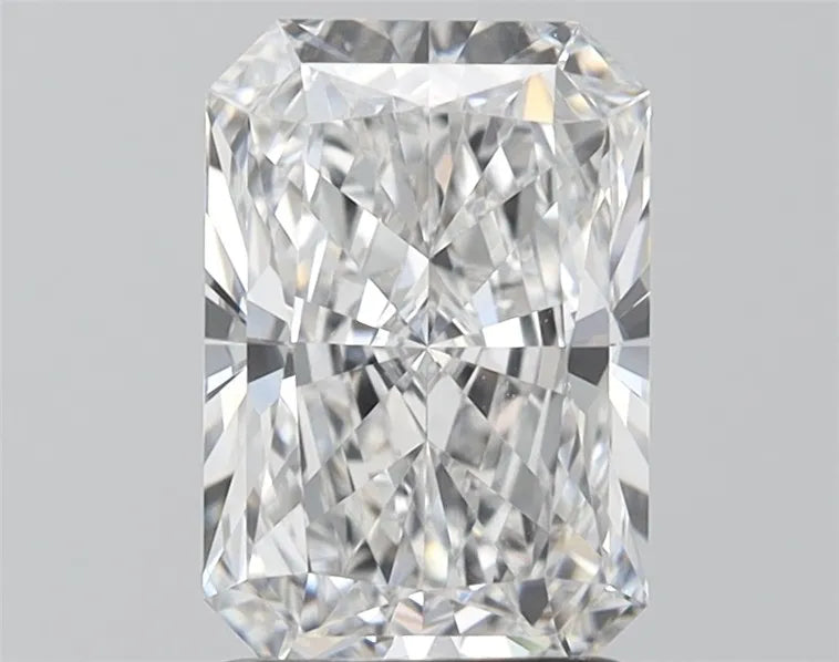 2.10ct Radiant Lab Grown Diamond (Colour E, Clarity VVS2, IGI Certified)