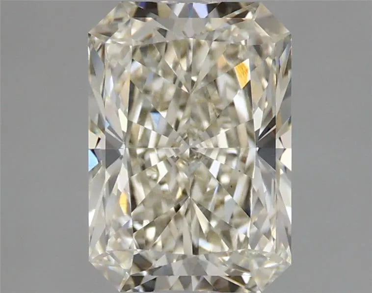 2.13ct Radiant Lab Grown Diamond (Colour I, Clarity VVS2, IGI Certified)