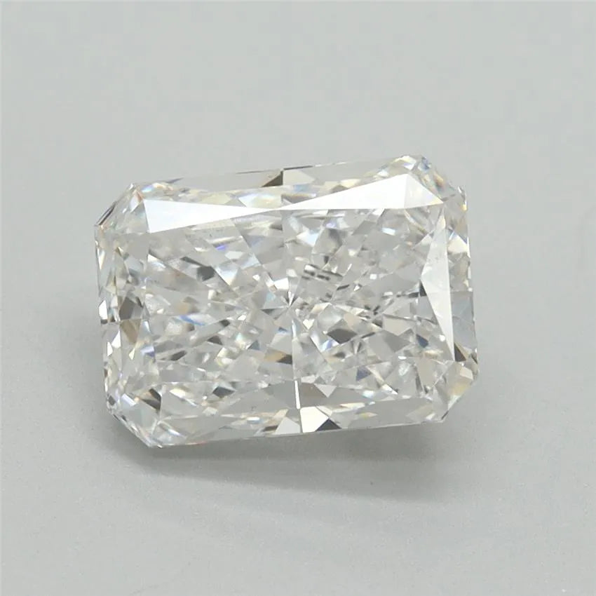 2.15ct Radiant Lab Grown Diamond (Colour E, Clarity VS1, IGI Certified)