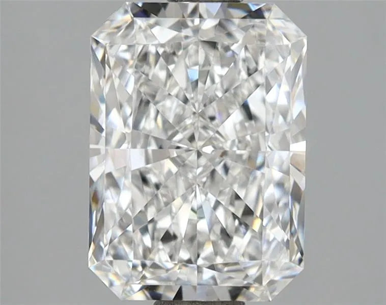 2.17ct Radiant Lab Grown Diamond (Colour E, Clarity VVS2, IGI Certified)