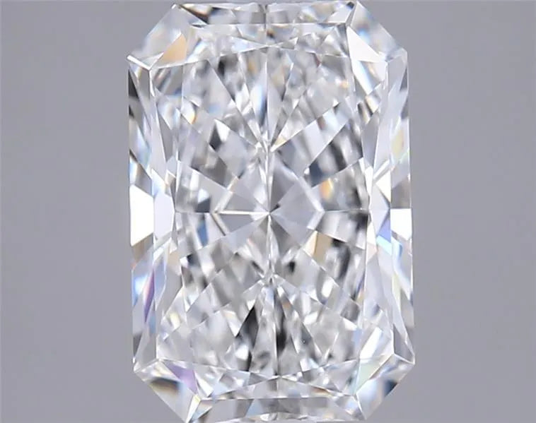 2.20ct Radiant Lab Grown Diamond (Colour E, Clarity VVS2, IGI Certified)