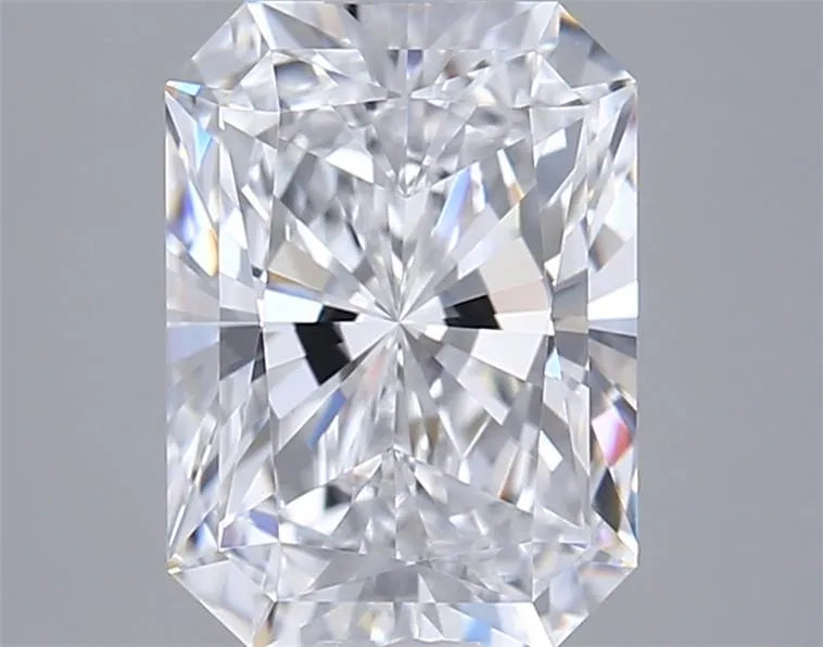 2.23ct Radiant Lab Grown Diamond (Colour D, Clarity VVS2, IGI Certified)