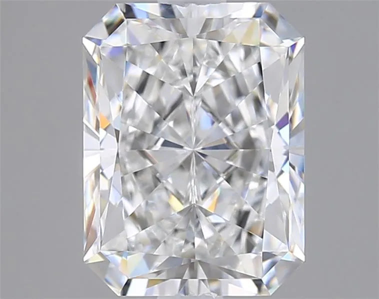 2.25ct Radiant Lab Grown Diamond (Colour E, Clarity VVS1, IGI Certified)