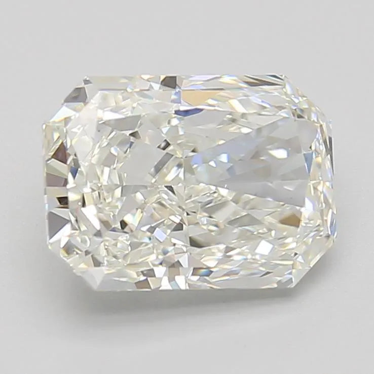 2.25ct Radiant Lab Grown Diamond (Colour H, Clarity VVS1, GIA Certified)