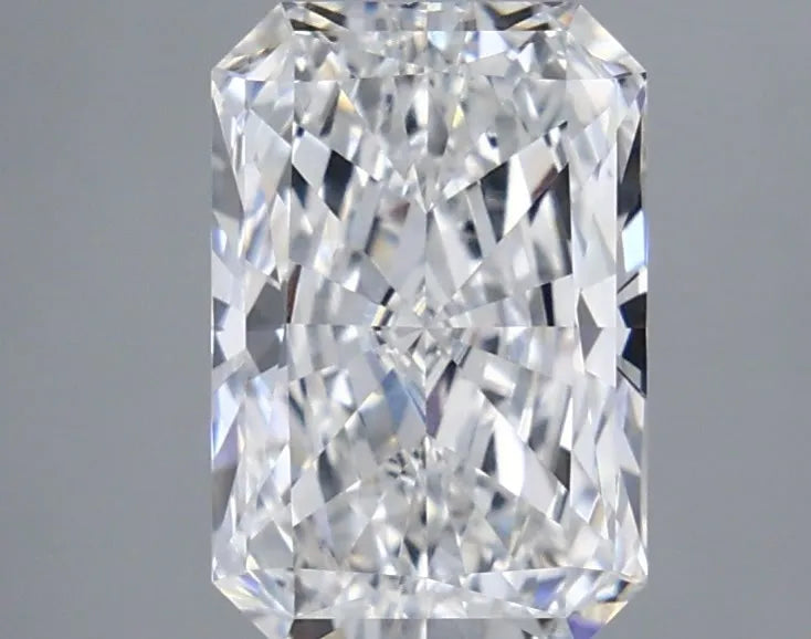 2.35ct Radiant Lab Grown Diamond (Colour D, Clarity VVS2, IGI Certified)