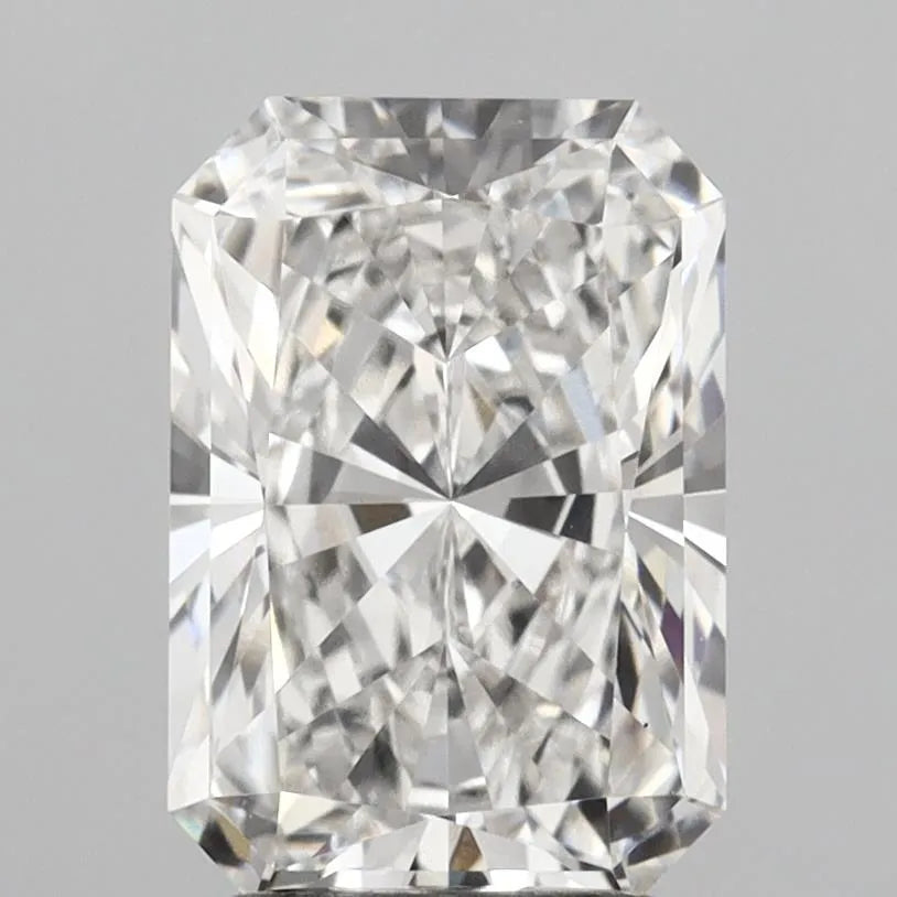 2.36ct Radiant Lab Grown Diamond (Colour G, Clarity VVS2, IGI Certified)