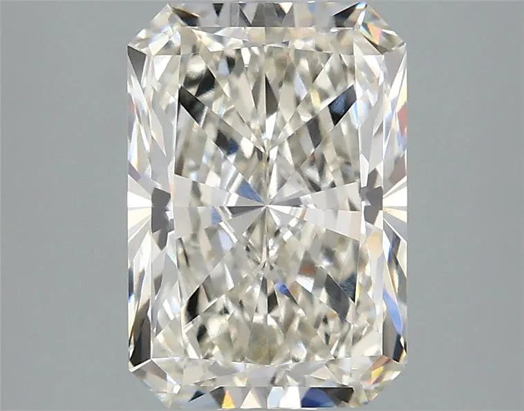 2.40ct Radiant Lab Grown Diamond (Colour H, Clarity VVS2, IGI Certified)