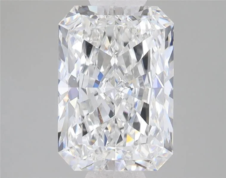 2.41ct Radiant Lab Grown Diamond (Colour F, Clarity VVS2, IGI Certified)