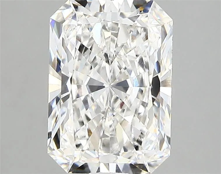 2.43ct Radiant Lab Grown Diamond (Colour E, Clarity VVS1, IGI Certified)