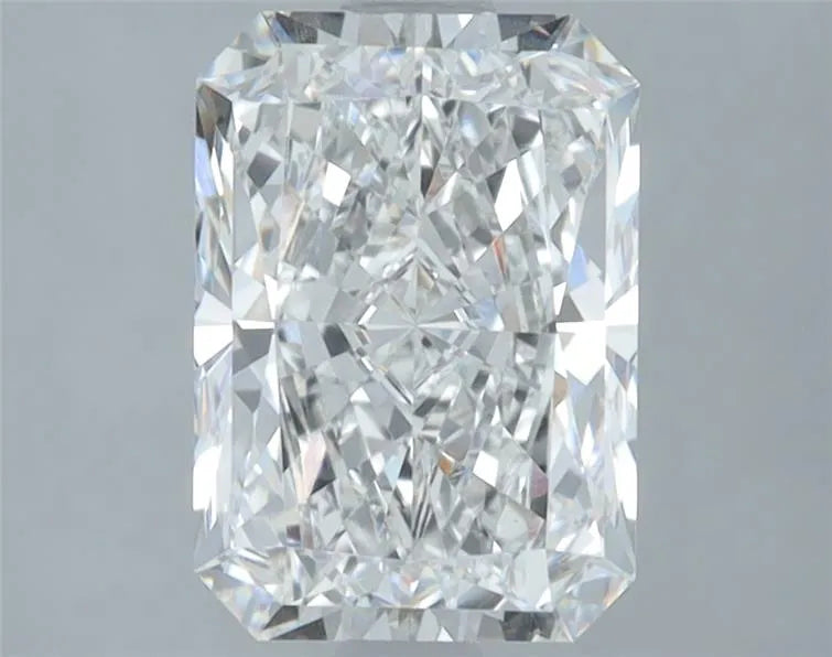 2.43ct Radiant Lab Grown Diamond (Colour E, Clarity VVS2, IGI Certified)