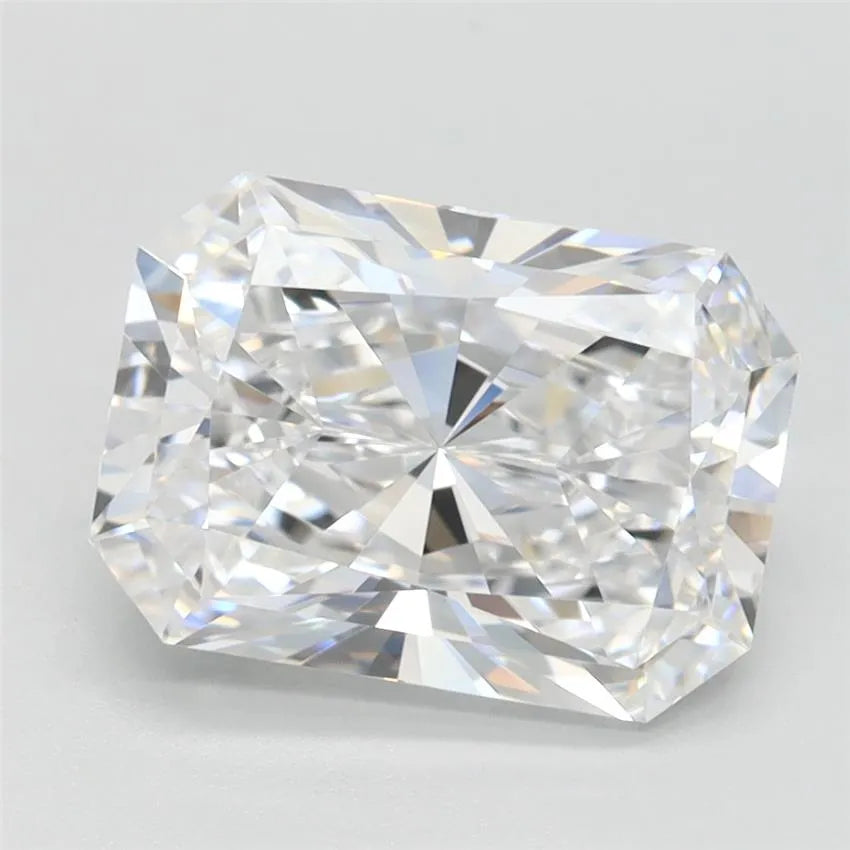2.45ct Radiant Lab Grown Diamond (Colour D, Clarity VVS1, IGI Certified)