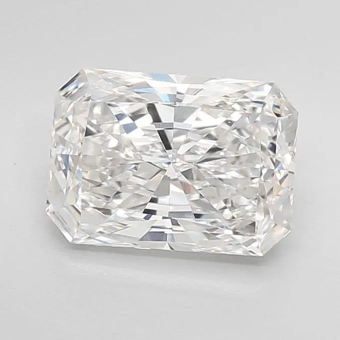 2.45ct Radiant Lab Grown Diamond (Colour E, Clarity VVS2, IGI Certified)