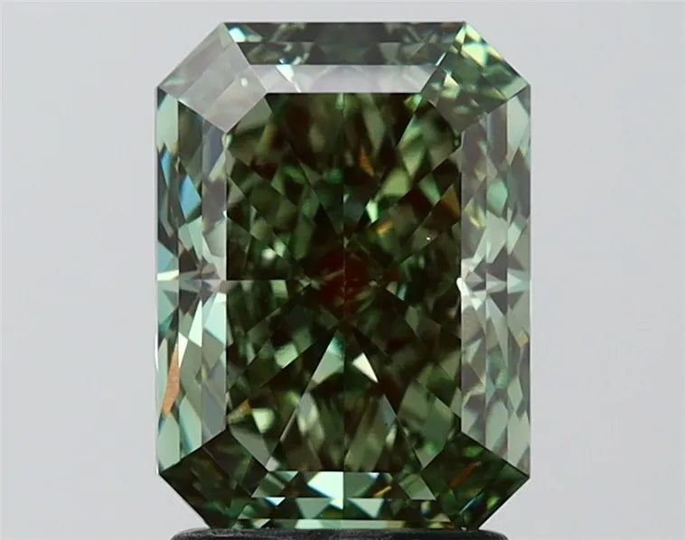 2.45ct Radiant Lab Grown Diamond (Colour Fancy Vivid Green, Clarity VVS2, IGI Certified)