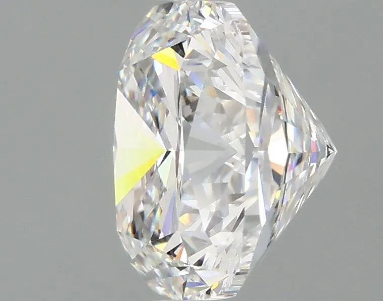 2.47ct Cushion modified Lab Grown Diamond (Colour E, Clarity VVS2, IGI Certified)