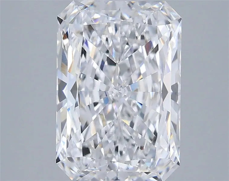 2.47ct Radiant Lab Grown Diamond (Colour D, Clarity VVS2, IGI Certified)