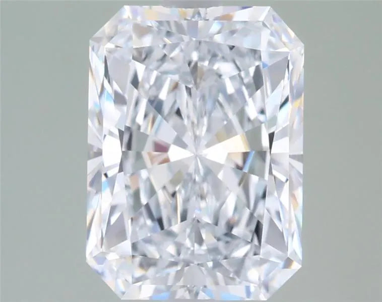 2.47ct Radiant Lab Grown Diamond (Colour F, Clarity VVS2, IGI Certified)