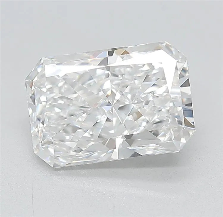 2.50ct Radiant Lab Grown Diamond (Colour E, Clarity VVS2, Cut EX, IGI Certified)