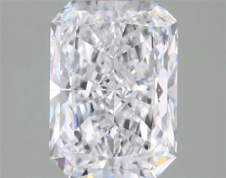 2.50ct Radiant Lab Grown Diamond (Colour E, Clarity VVS2, IGI Certified)