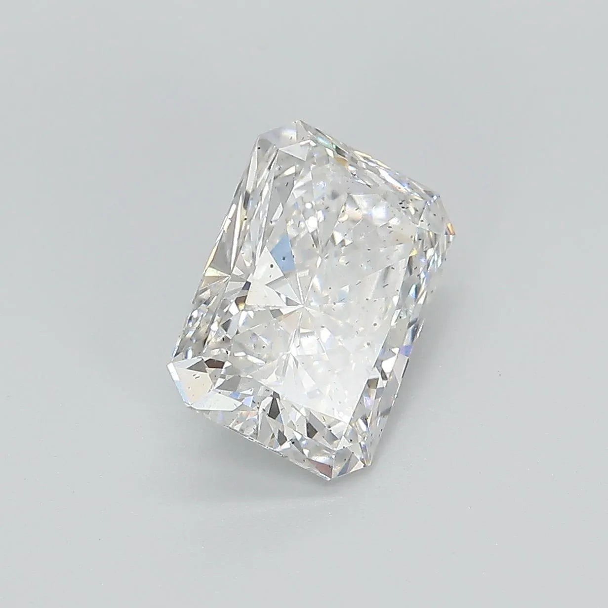 2.50ct Radiant Lab Grown Diamond (Colour F, Clarity SI2, IGI Certified)