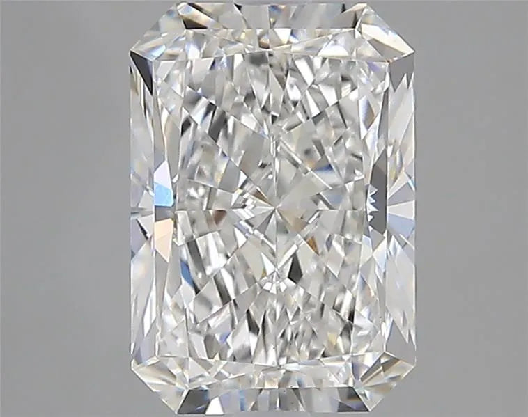2.51ct Radiant Lab Grown Diamond (Colour E, Clarity VS1, IGI Certified)