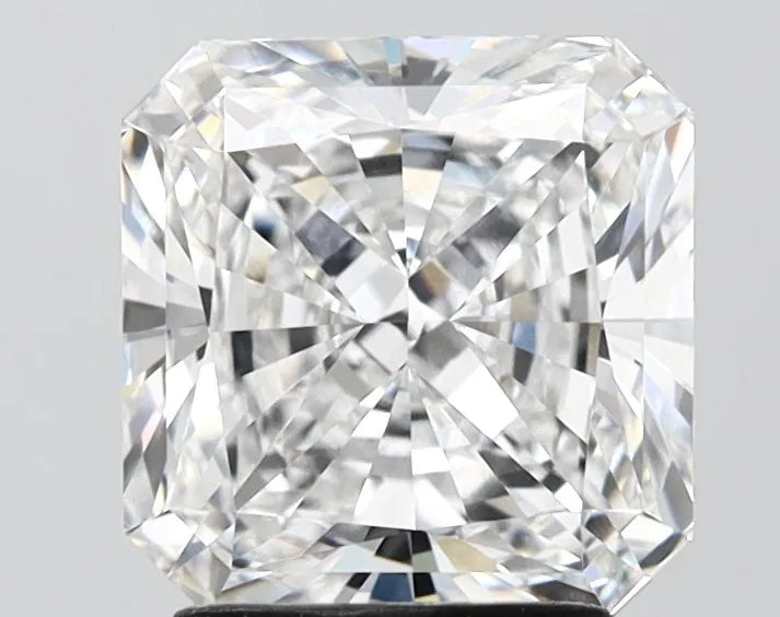 2.51ct Square radiant Lab Grown Diamond (Colour E, Clarity VVS2, IGI Certified)