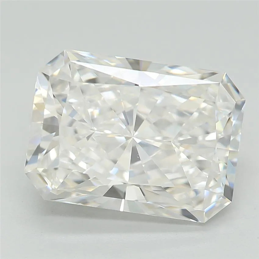 2.52ct Radiant Lab Grown Diamond (Colour E, Clarity VVS1, IGI Certified)