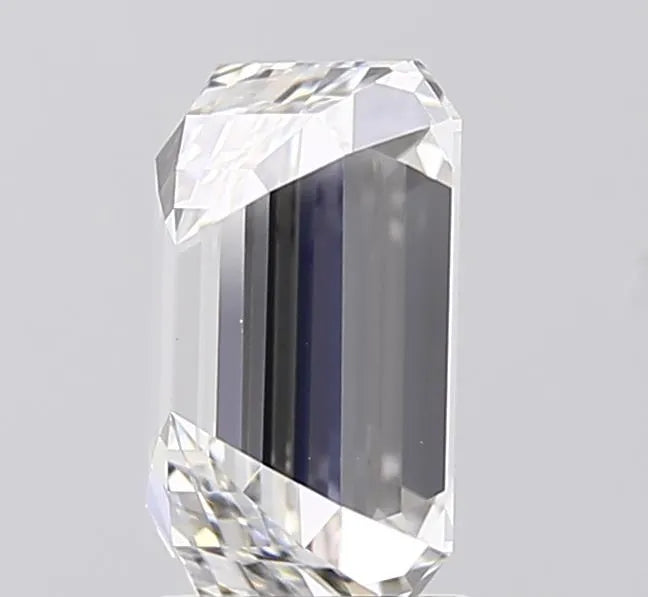 2.53ct Emerald Lab Grown Diamond (Colour F, Clarity VVS2, IGI Certified)