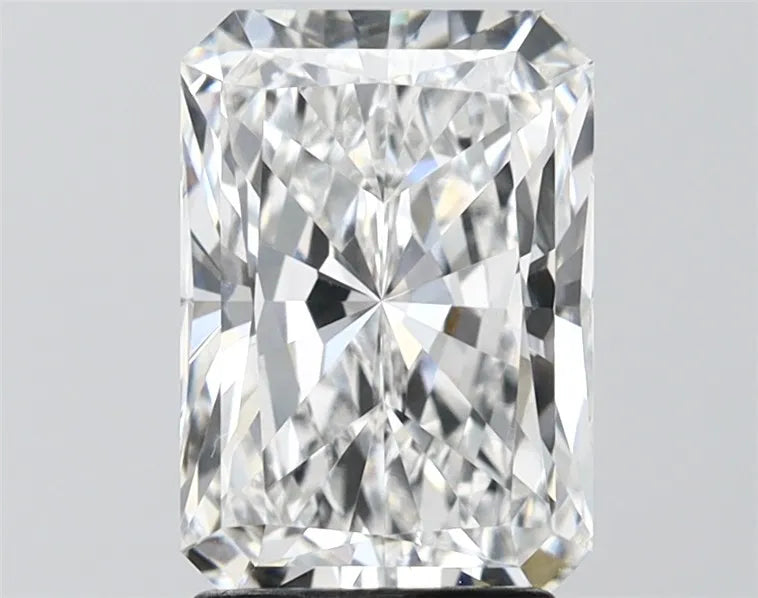 2.53ct Radiant Lab Grown Diamond (Colour E, Clarity VVS2, IGI Certified)