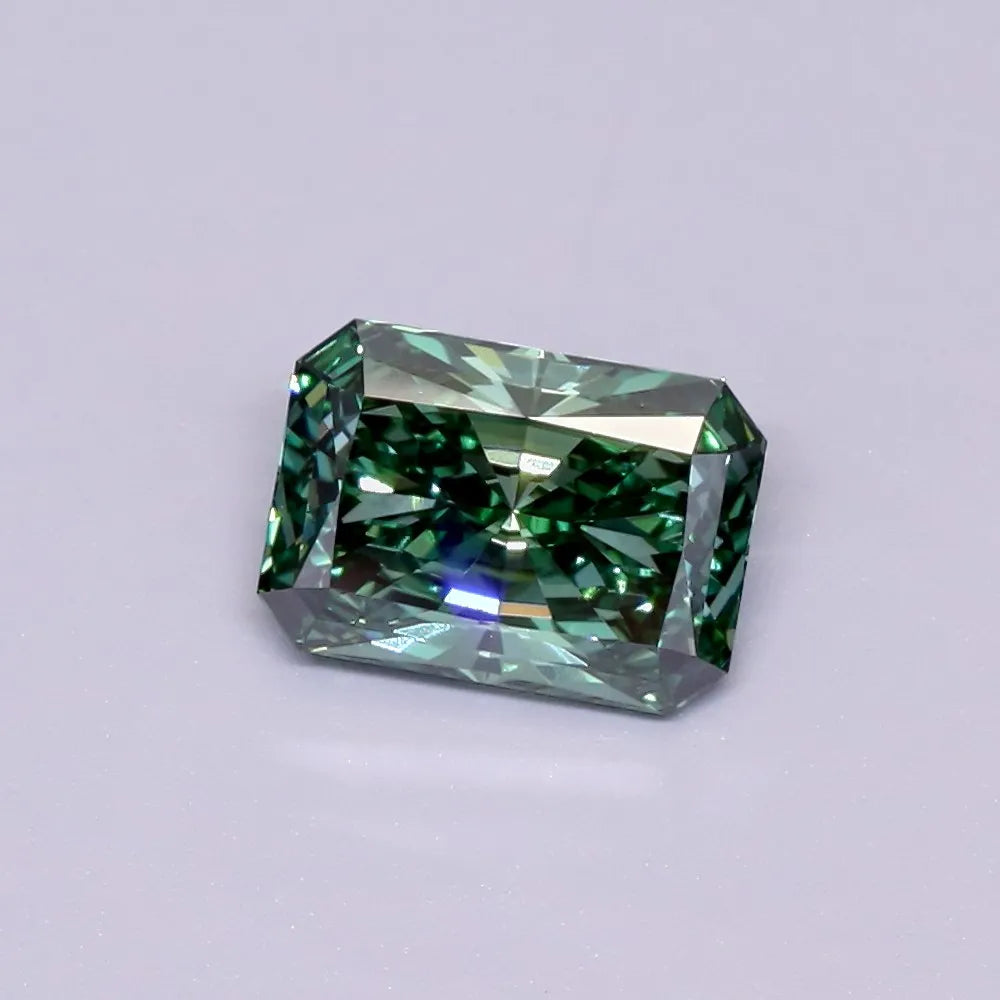 2.53ct Radiant Lab Grown Diamond (Colour Fancy Vivid Green, Clarity VVS2, IGI Certified)