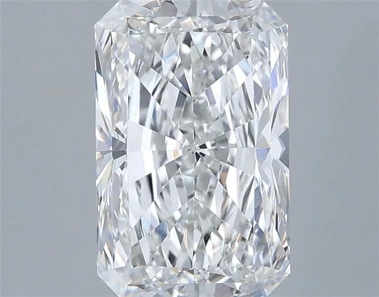 2.56ct Radiant Lab Grown Diamond (Colour E, Clarity VVS2, IGI Certified)